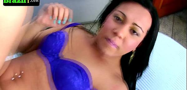  Bigass brazilian transsexual wanking her dick